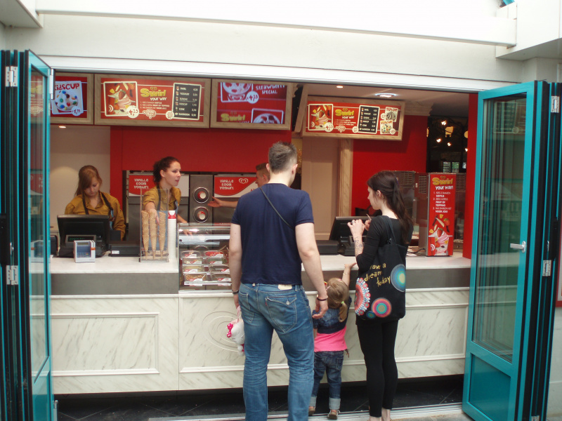 Bestand:Happiness2011int.jpg