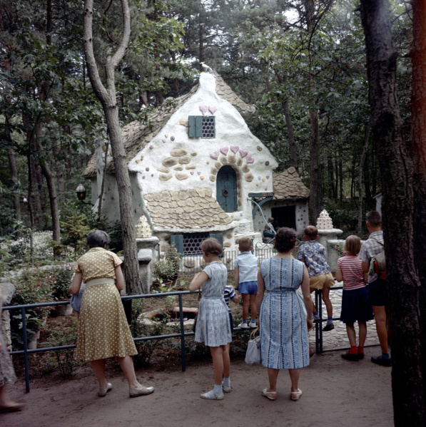 Bestand:Hansengrietje 1955.jpg