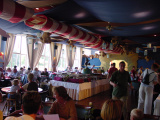 Overzicht Wolkenvaarder (Panoramazaal) tijdens zomeravondbuffet in 2002 - Foto: collectie WWCW