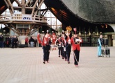 Introductie van <a href="/lemma/Pardijntje" class="mw-redirect" title="Pardijntje">Pardijntje</a> als parkmascotte bij seizoensopening 2000.
