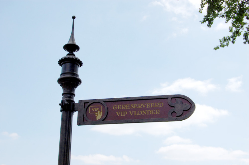 Bestand:Wegwijzer-aquanura-12060218.jpg