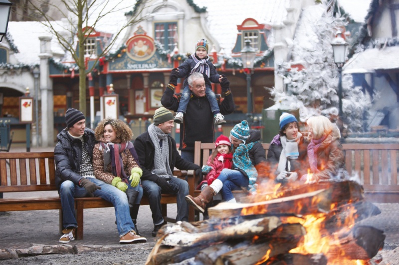 Bestand:WinterEftelingKampvuur.jpg