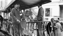 Prinses Juliana op een rijtuig van Aagje, paleis Soestdijk, 31 mei 1980