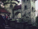 Achterzijde van het kasteel van <a href="/lemma/Doornroosje" title="Doornroosje">Doornroosje</a> vanaf de uitgangstrap in <a href="/lemma/1981" title="1981">1981</a>