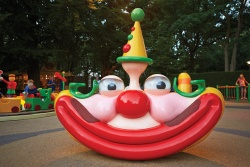 Clownwip in de Kleuterhof