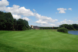 <a href="/lemma/Efteling_Golfpark" title="Efteling Golfpark">Efteling Golfpark</a> en het <a href="/lemma/Landhuys" title="Landhuys">Landhuys</a> in aanbouw, juli <span class="redlink">2009</span>