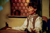 De jongen uit <a href="/lemma/Herberg_de_Ersteling" class="mw-redirect" title="Herberg de Ersteling">Herberg de Ersteling</a>, met glimmend masker, <span class="redlink">2009</span>