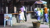 <a href="/lemma/Kleyne_Klaroen" title="Kleyne Klaroen">Kleyne Klaroen</a> met hamburgerverkoop in <a href="/lemma/1985" title="1985">1985</a>