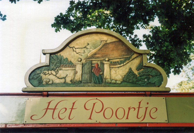 Bestand:Poortje bordje.jpg