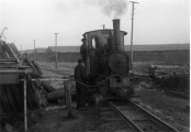 Aagje in bedrijf op steenfabriek IJsseloord. Waternemen. Foto Jaap Veen, november 1963.