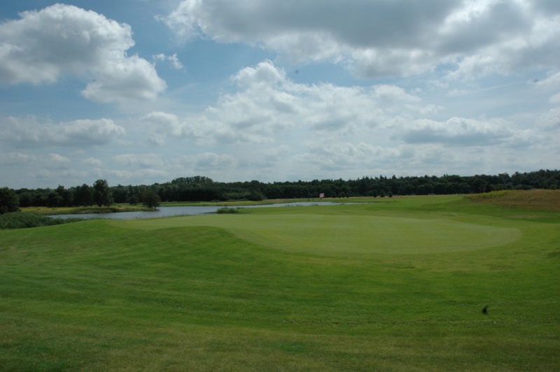 Bestand:Golfpark holes.jpg