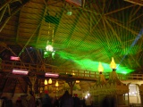 Acrobatiek en lasers in het Huis van de VIjf Zintuigen in december 2003 - Foto: WWCW