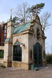 Exterieur van het sprookje <a href="/lemma/De_Prinses_op_de_Erwt" title="De Prinses op de Erwt">De Prinses op de Erwt</a>.