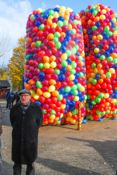 Bestand:OlafVugtsopeningkluis.jpg