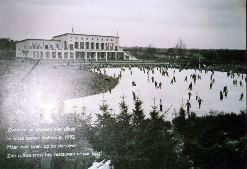Bestand:Schaatsen1955.jpg