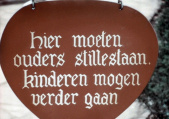 Bordje van het <a href="/lemma/Paddenstoelenparcours" class="mw-redirect" title="Paddenstoelenparcours">Paddenstoelenparcours</a> in <a href="/lemma/1973" title="1973">1973</a>