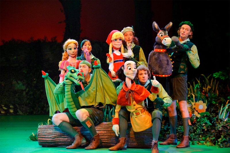 Bestand:Cast.jpg