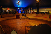<a href="/lemma/Circus_Anton_Pieck" title="Circus Anton Pieck">Circus Anton Pieck</a> binnenzijde tent nog voor de show is begonnen, juli <span class="redlink">2009</span>