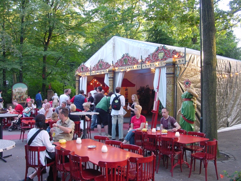 Bestand:Hamburger tentje juli 2004.JPG