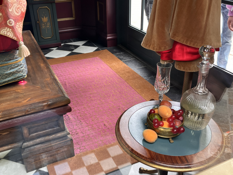 Bestand:Pode interieur tafeltje fruit.jpg