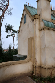 Achterkant van <a href="/lemma/De_Prinses_op_de_Erwt" title="De Prinses op de Erwt">De Prinses op de Erwt</a>.