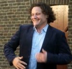 Screenshot uit aflevering 1 Raveleijn
