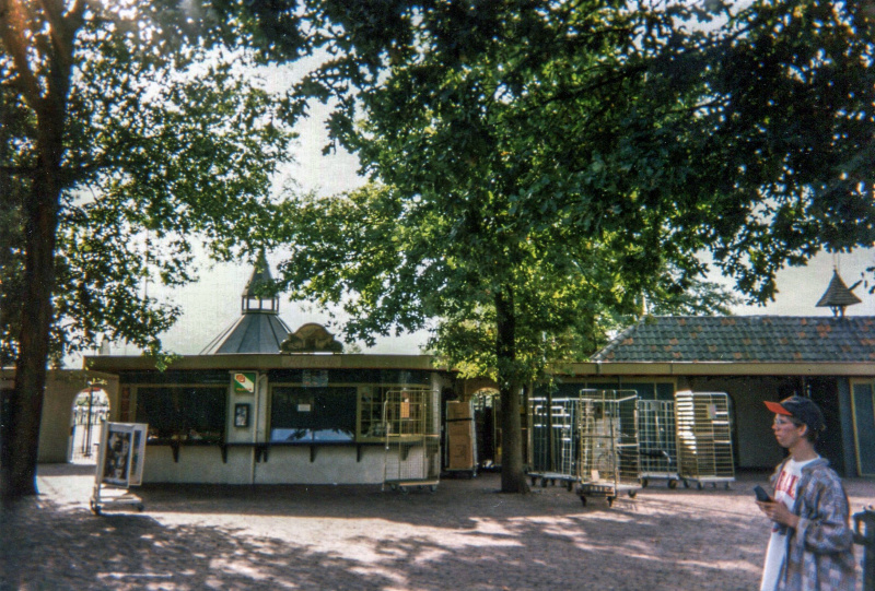 Bestand:Poortjegesloten1995-1.jpg