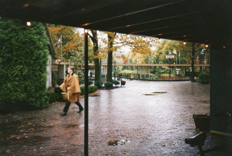Bestand:Regen-ingangwest.jpg