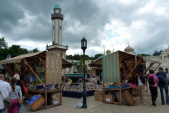 Het <a href="/lemma/Fata_Morganaplein" title="Fata Morganaplein">Fata Morganaplein</a> met Oosterse markt, ter gelegenheid van het <a href="/lemma/Zeven_Pleinen_Festijn" class="mw-redirect" title="Zeven Pleinen Festijn">Zeven Pleinen Festijn</a> in <a href="/lemma/2012" title="2012">2012</a>.