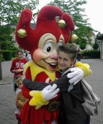 Pardoes met een jonge bezoeker in 2003