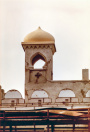 Exterieur, 04-1985. Detail van een torentje op het dak, decoratief ingkrabt, nog niet geschilderd en ingeschaduwd.