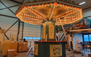 De herbouwde <a href="/lemma/Kleine_Zweefmolen" title="Kleine Zweefmolen">Kleine Zweefmolen</a> wordt geprogrammeerd bij Kikis Techniek.