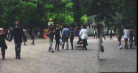 Het <a href="/lemma/Centrumplein" class="mw-redirect" title="Centrumplein">Centrumplein</a> alvorens de aanleg van de <a href="/lemma/Spoorwegovergang" title="Spoorwegovergang">Spoorwegovergang</a> die drie jaar later werd gebouwd, hier gefotografeerd richting <a href="/lemma/In_den_Ouden_Marskramer" title="In den Ouden Marskramer">In den Ouden Marskramer</a> in <a href="/lemma/1981" title="1981">1981</a>