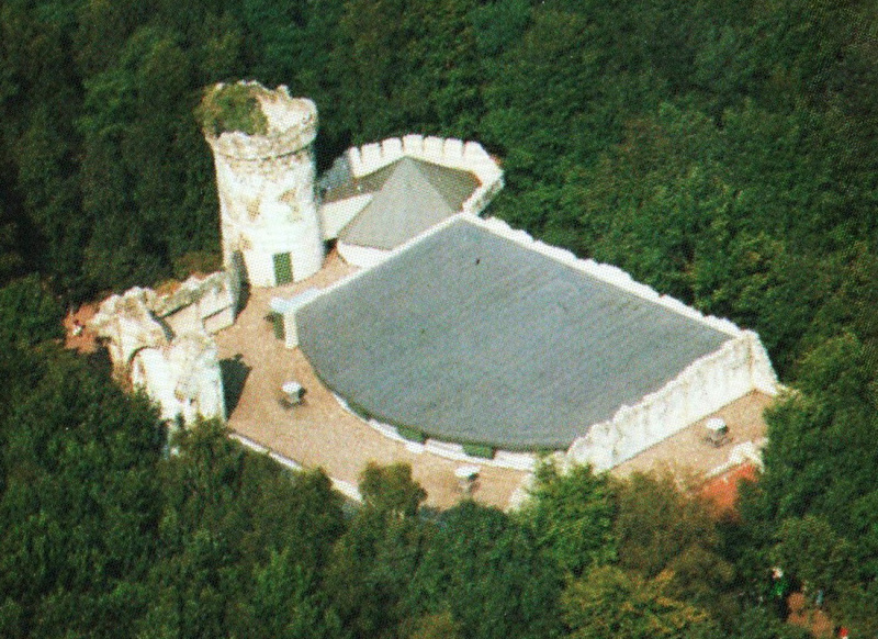 Bestand:Spookslot Luchtfoto 80s.jpg