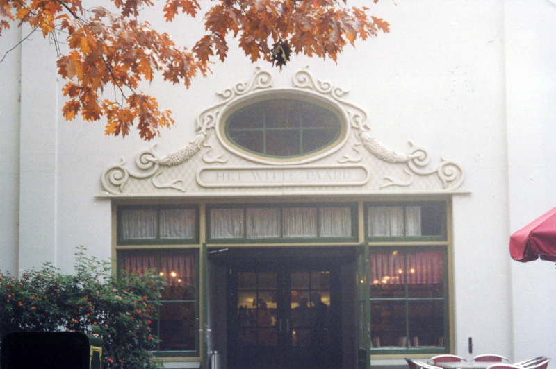 Bestand:Wittepaardzijgevel1999.jpg