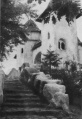 Kasteel van <a href="/lemma/Doornroosje" title="Doornroosje">Doornroosje</a> in 1952, nog zonder de uitbouw.