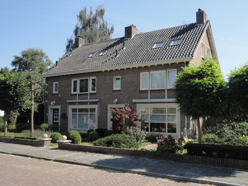 Bestand:Dienstwoningen beatrixstr.jpg