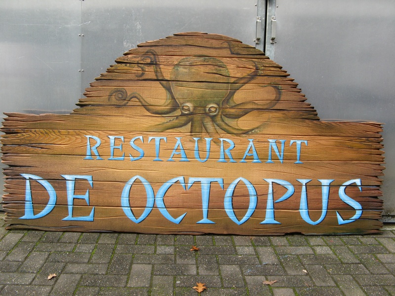 Bestand:Horecabord-Efteling-1.jpg