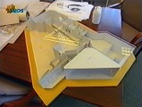 Maquette van het stationsgedeelte van het <a href="/lemma/Vogel_Rok" title="Vogel Rok">Vogel Rok</a>-gebouw.