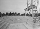 <a href="/lemma/Zwembad" title="Zwembad">Zwembad</a>, juni 1958.