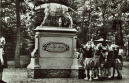 <a href="/lemma/Ezeltje_Strek_Je" class="mw-redirect" title="Ezeltje Strek Je">Ezeltje Strek Je</a> in de speeltuin, oude ansichtkaart Efteling, jaren 50-60.