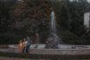 <a href="/lemma/Pelikaanfontein" title="Pelikaanfontein">Pelikaanfontein</a> en reepje <a href="/lemma/Ingang_Noord" title="Ingang Noord">Ingang Noord</a> in <a href="/lemma/1978" title="1978">1978</a>