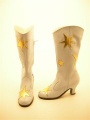 Schoen voor <a href="/lemma/Tika" title="Tika">Tika</a>