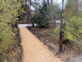<a href="/lemma/Rookzone" title="Rookzone">Rookzone</a> bij het <a href="/lemma/Landhuys" title="Landhuys">Landhuys</a> achterin <a href="/lemma/Efteling_Bosrijk" title="Efteling Bosrijk">Efteling Bosrijk</a>, november 2022.