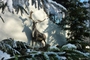 Figuur van een hert als decoratie bij de <a href="/lemma/Bob" title="Bob">Bob</a> op 30 januari 2010.