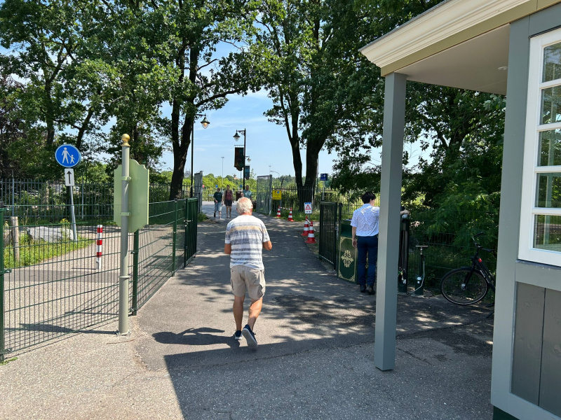 Bestand:Fietsenstalling-p2-uit.jpeg