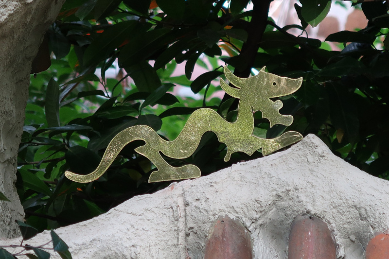 Bestand:Draak Lichtgeraakt Draakornament.jpg