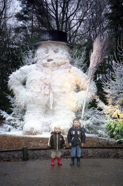 Bestand:Sneeuwpop1999.jpg
