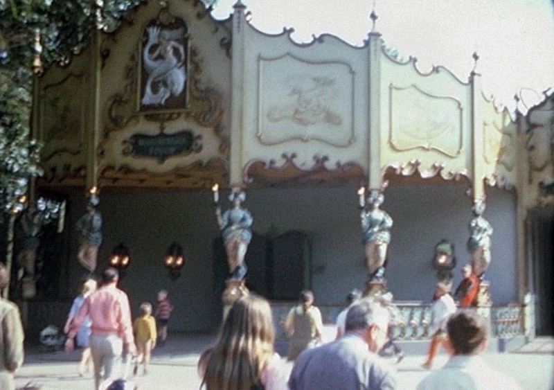 Bestand:Waterorgelfoyer1971.jpg