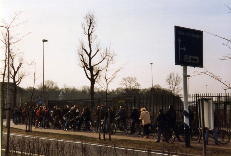 Bestand:Fietsenstallingdrukte.jpg